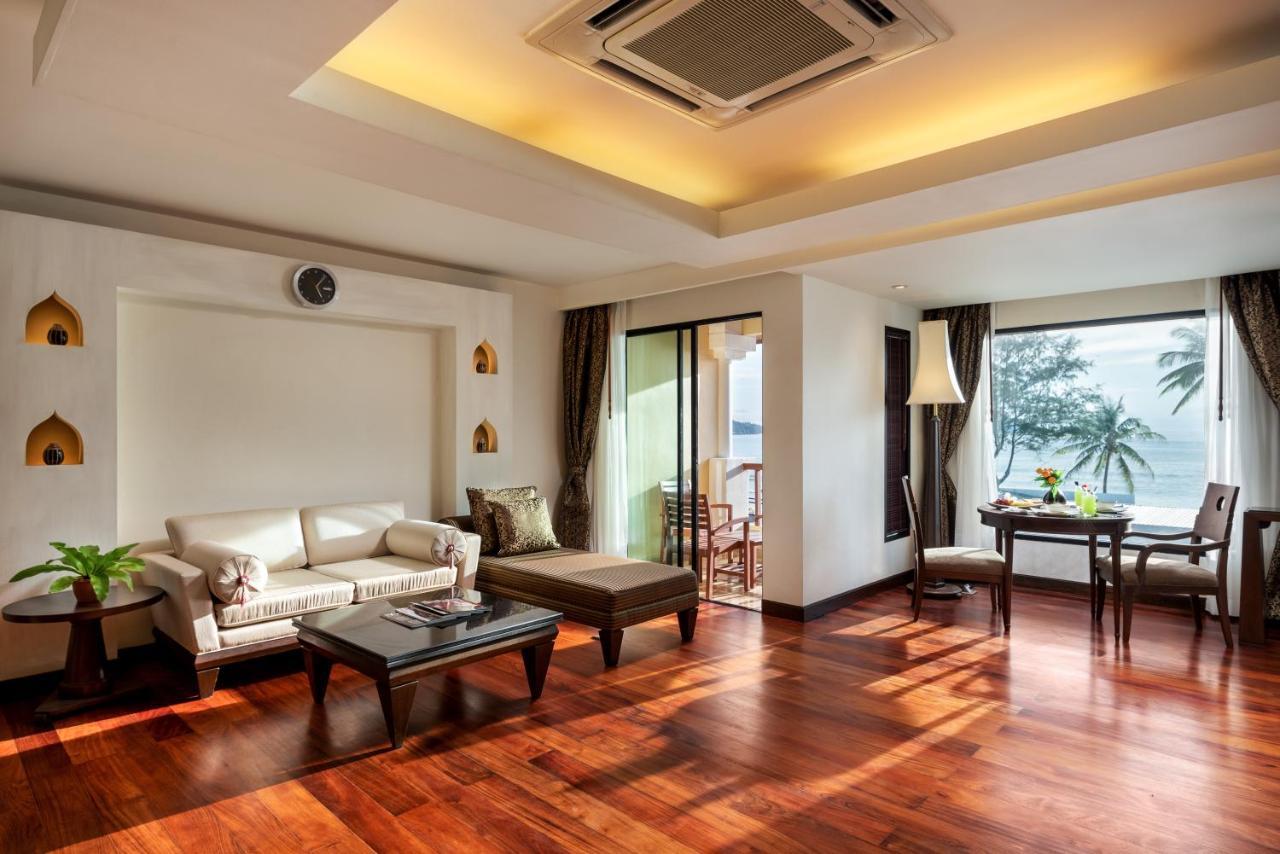 Patong Paragon Resort & Spa Sha Extra Plus Exterior photo A living room in a suite at the Royal Garden Villas