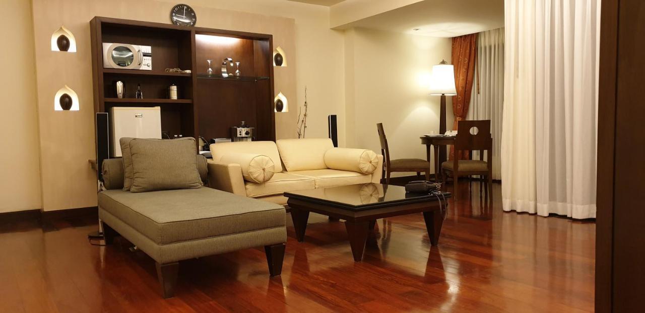 Patong Paragon Resort & Spa Sha Extra Plus Exterior photo A living room