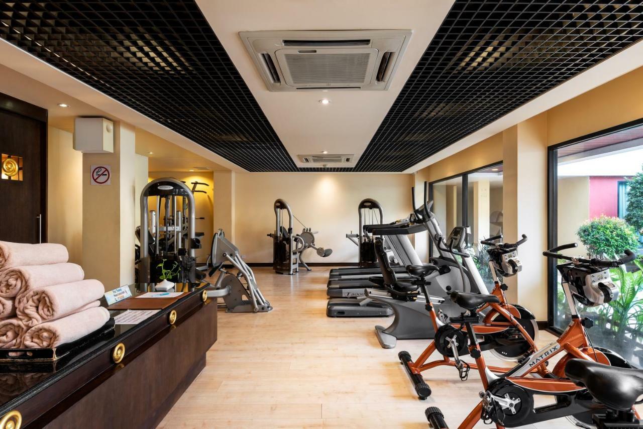 Patong Paragon Resort & Spa Sha Extra Plus Exterior photo A gym at a hotel