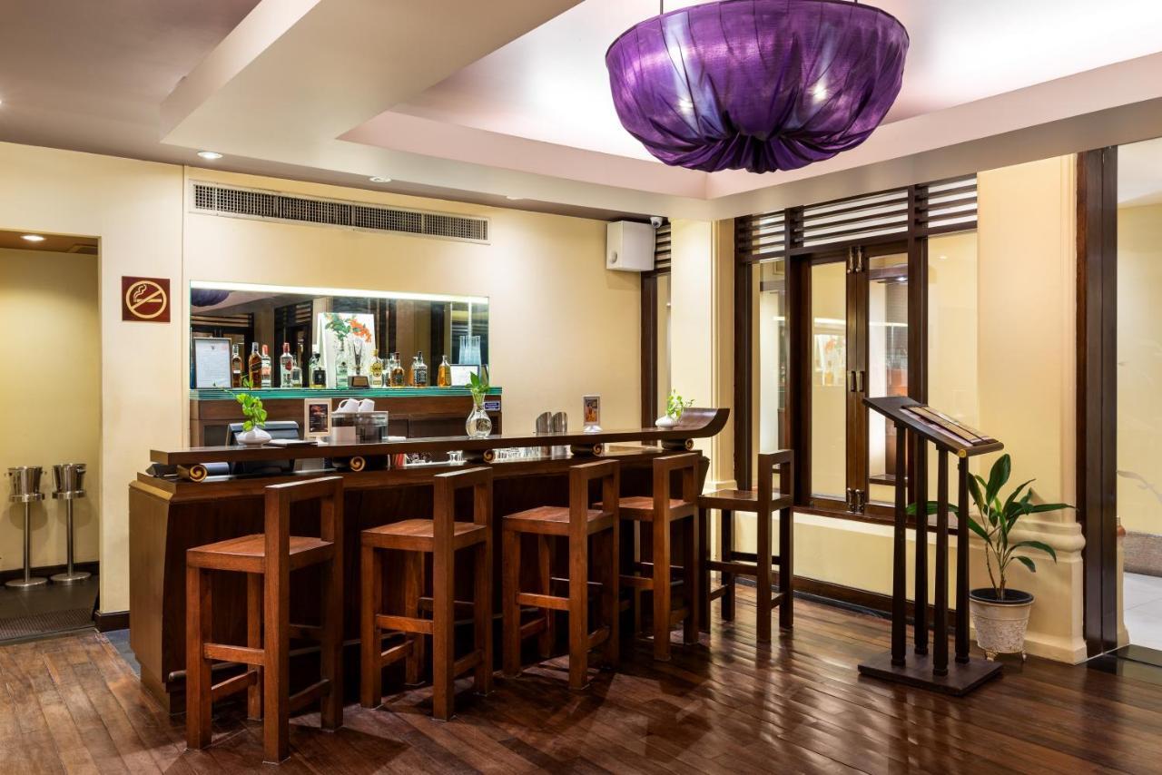Patong Paragon Resort & Spa Sha Extra Plus Exterior photo The bar at the hotel
