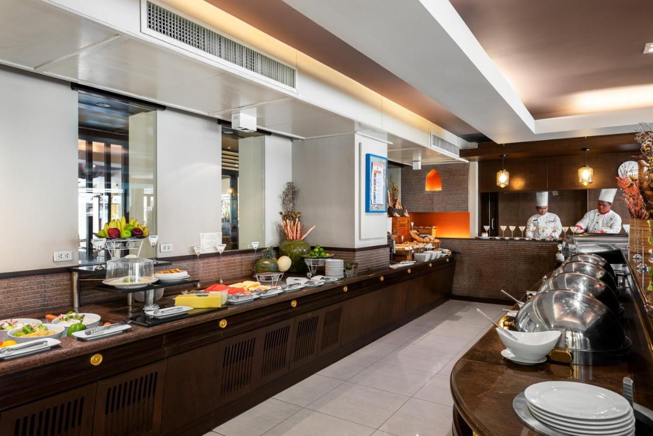 Patong Paragon Resort & Spa Sha Extra Plus Exterior photo The buffet at the hotel